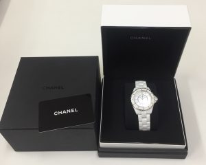 シャネル　J12 38mm ホワイトセラミック 8Pダイヤ オートマ ホワイトシェル H2423 メンズ