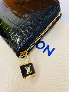 ルイヴィトン　ジッピーウォレット　長財布　和歌山
