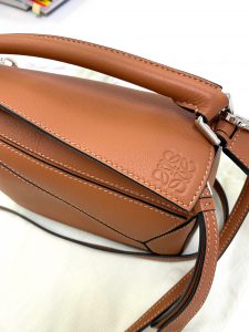 ロエベ　パズル　高価買取
