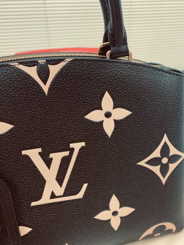 アンプラントレザーの「プティ・パレPM」をお買取り致しました 