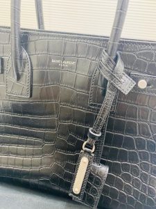 サンローラン　バッグ　買い取り　和歌山