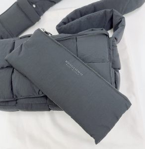 和歌山　ボッテガヴェネタ　高価買取　THIERRY