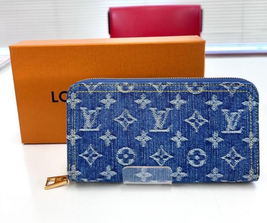 ルイヴィトン　LV リミックス モノグラムデニム ジッピーウォレット ファスナー長財布 ブルー M82958　高価買取　和歌山